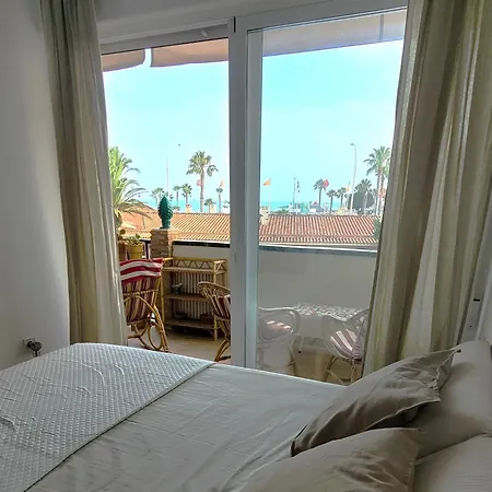 The Sea At Your Doorstep Apartment *