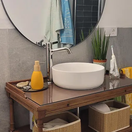 The Sea At Your Doorstep * טורמולינוס